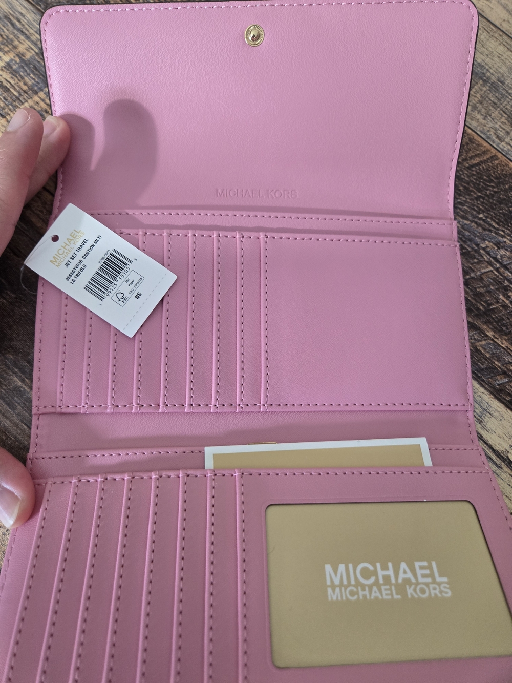 Michael Kors Voyager Colorblock Tote And Wallet Set - Picture 8 of 9